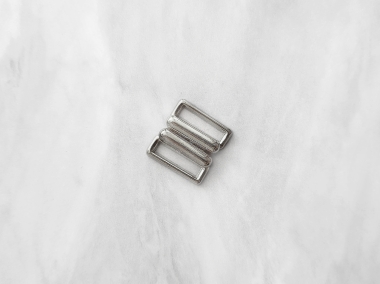 Zapięcie metalowe srebrne 1kpl- szer. 14mm  