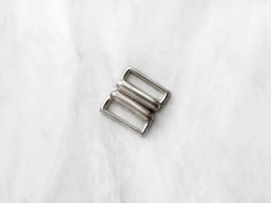 Zapięcie metalowe srebrne 1kpl- szer. 20mm